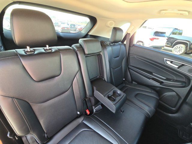 Used 2022 Ford Edge Titanium AWD/4WD image 19
