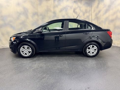 Used 2013 Chevrolet Sonic LT image 3