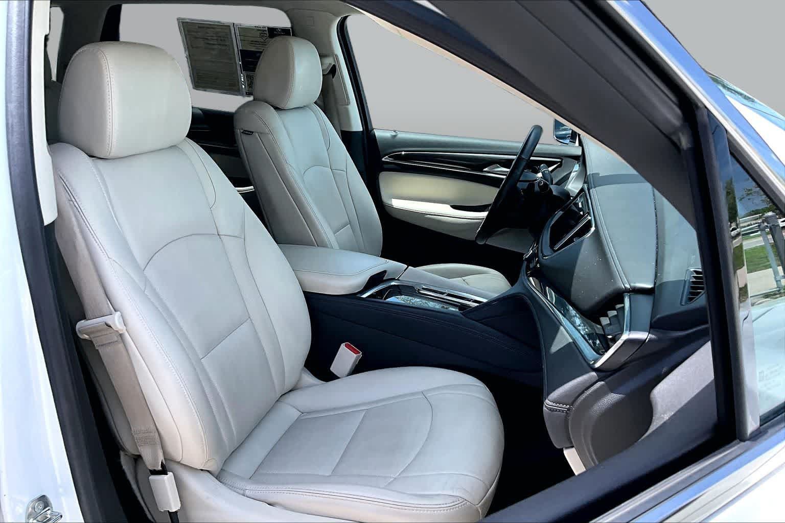 Used 2023 Buick Enclave Essence FWD image 17