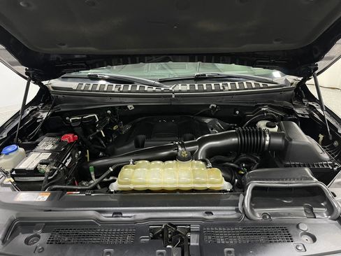Used 2019 Ford Expedition Limited w/ Equipment Group 302A AWD/4WD image 27