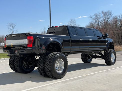 Used 2020 Ford F450 Platinum w/ FX4 Off-Road Package image 16