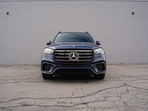 Used 2024 Mercedes-Benz GLS 450 4MATIC image 10