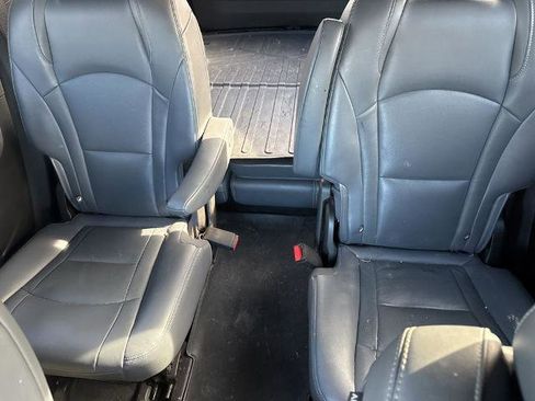 Used 2022 Buick Enclave Premium image 12