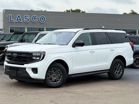 Used 2025 Ford Expedition Active AWD/4WD image 1