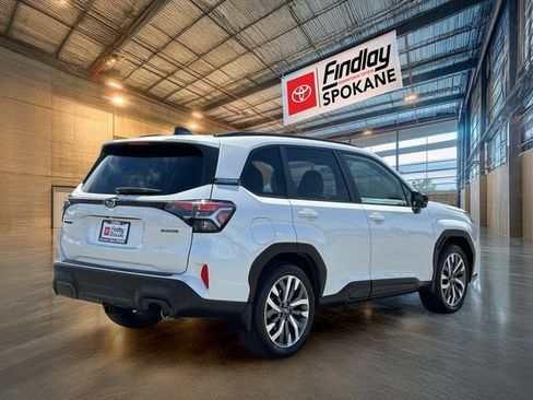 Used 2025 Subaru Forester Touring AWD/4WD image 5