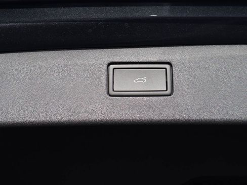 New 2026 Volkswagen Tiguan SE R-Line image 20