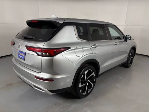 Used 2024 Mitsubishi Outlander SE image 10
