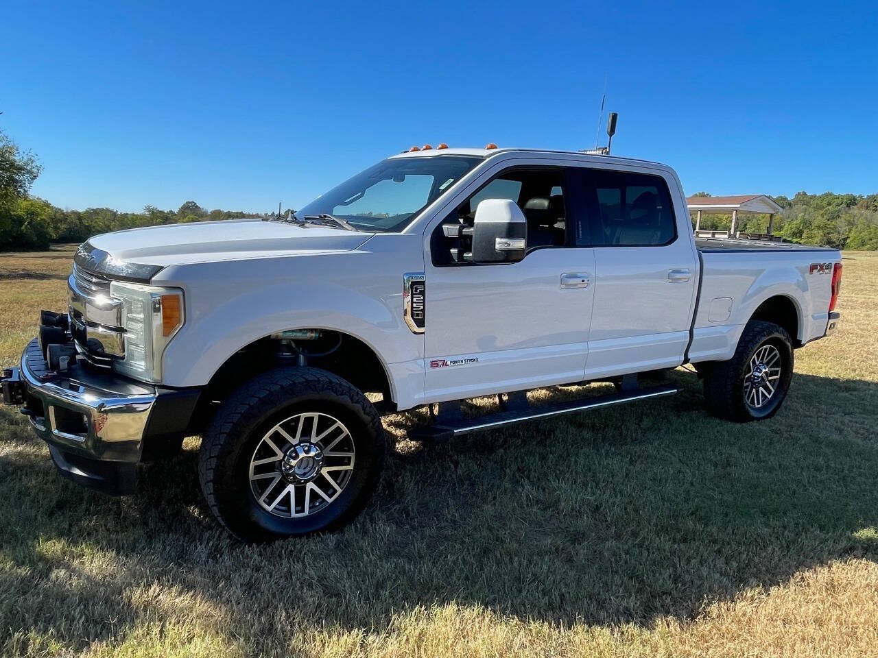 Used 2017 Ford F250 Lariat w/ Lariat Ultimate Package AWD/4WD image 5