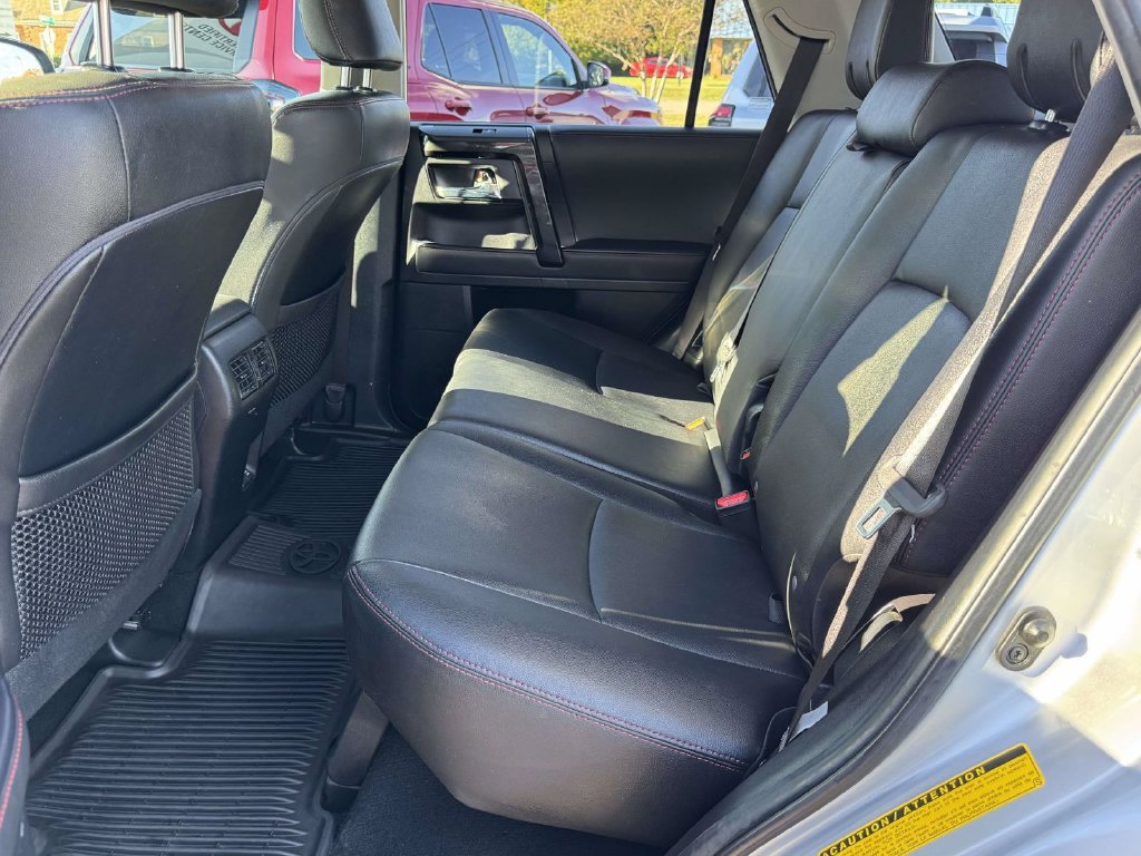 Used 2021 Toyota 4Runner Venture w/ Moonroof Package AWD/4WD image 17