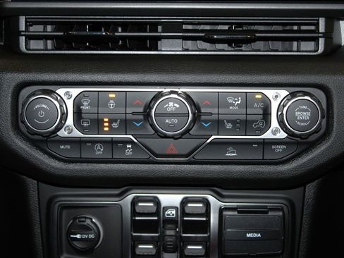 New 2026 Jeep Gladiator Sport image 20