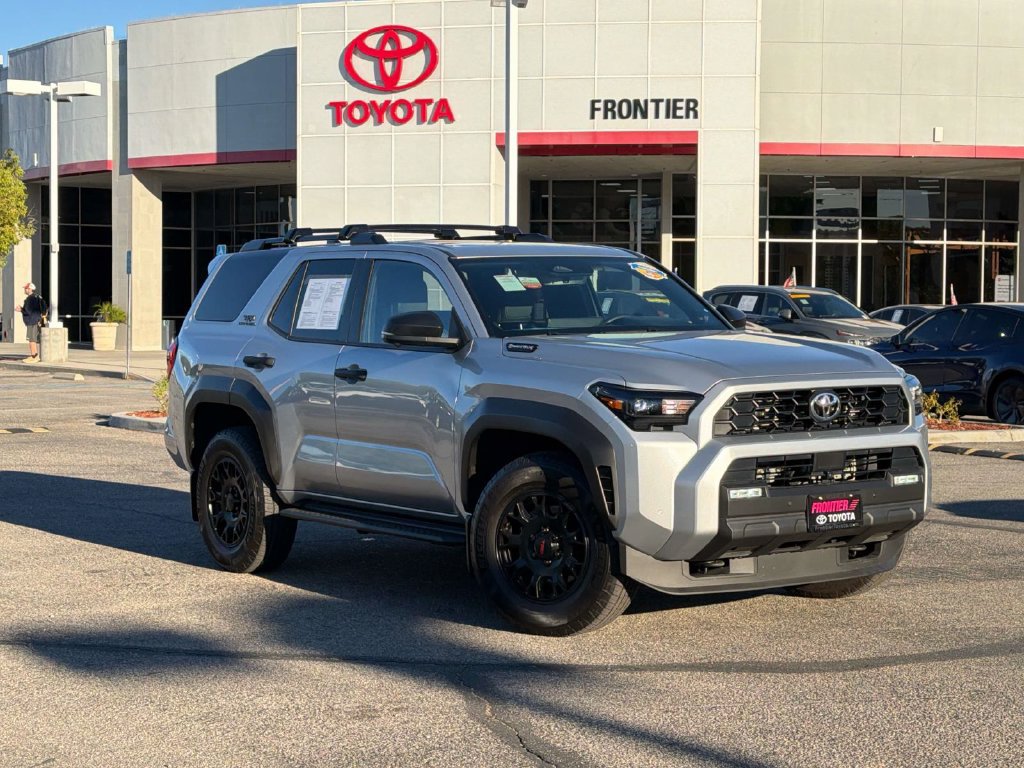Certified 2025 Toyota 4Runner TRD Off-Road Premium AWD/4WD image 1
