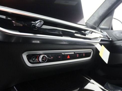 Used 2026 BMW X7 M60i image 23