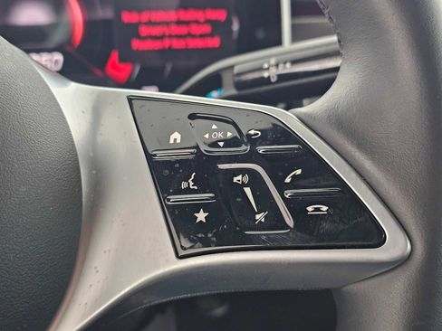 Used 2025 Mercedes-Benz C 300 Sedan image 28