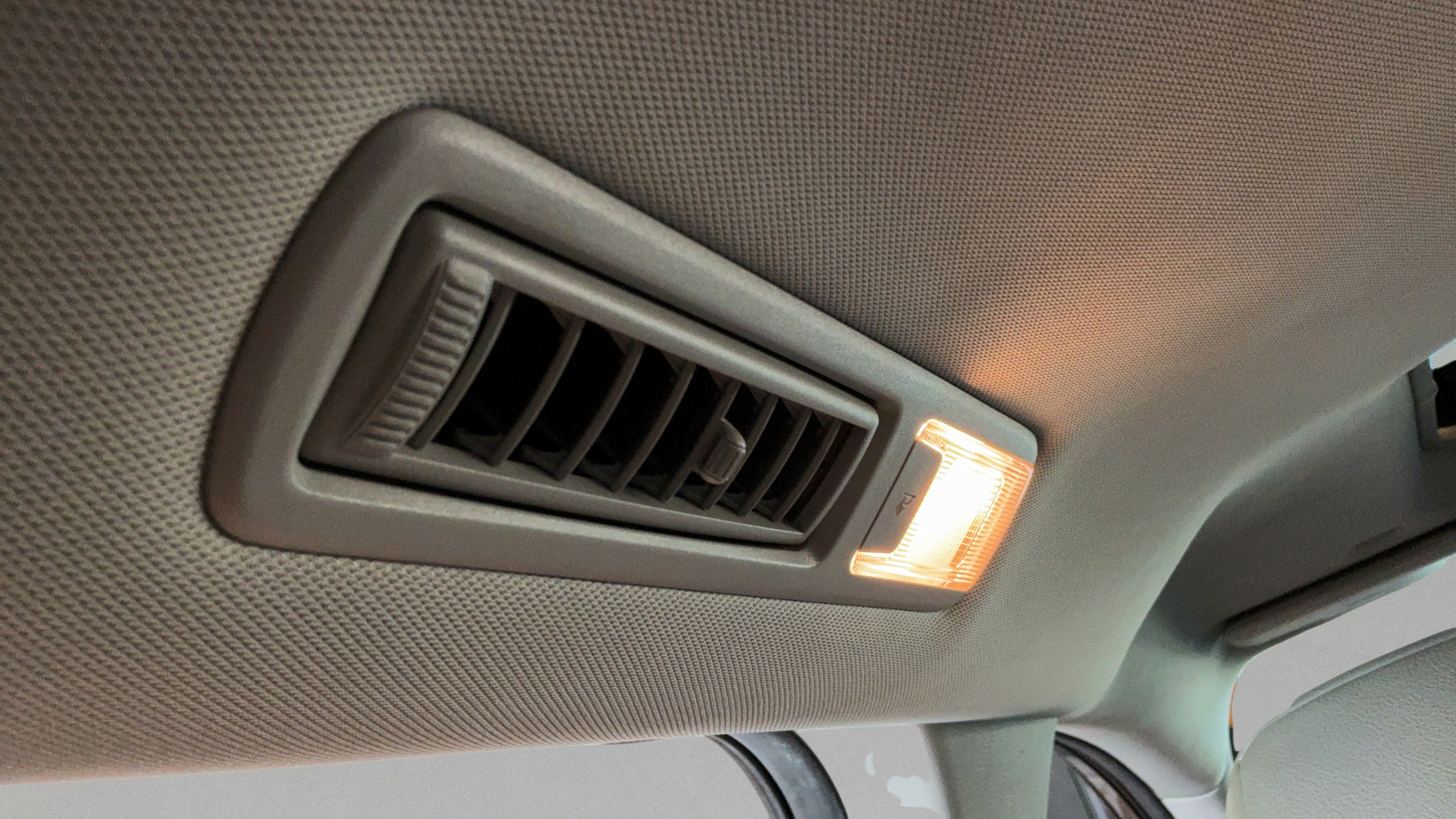Used 2021 Toyota Sienna XLE FWD image 27