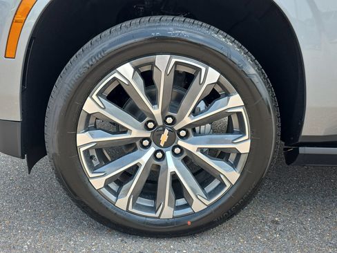 New 2026 Chevrolet Suburban High Country RWD image 9