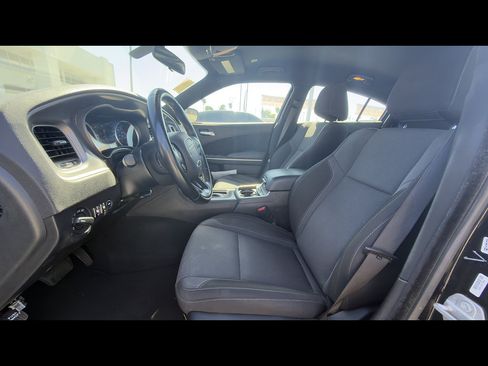 Used 2022 Dodge Charger SXT RWD image 6