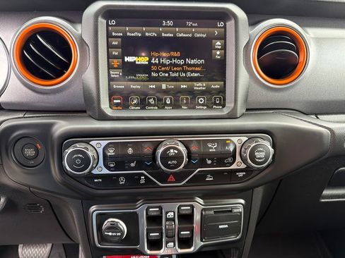 Used 2023 Jeep Gladiator Mojave w/ LED Lighting Group AWD/4WD image 35