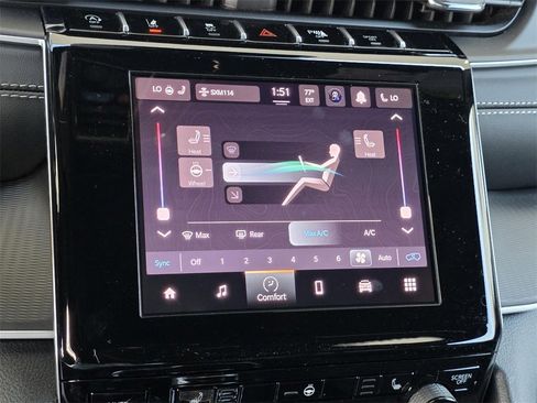 New 2025 Jeep Grand Cherokee Altitude image 17