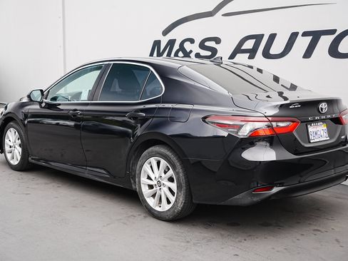 Used 2021 Toyota Camry LE image 6