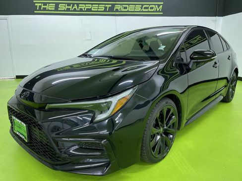 Used 2023 Toyota Corolla SE w/ SE Premium Package image 5