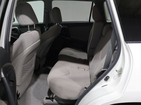 Used 2011 Toyota RAV4 4WD w/ Upgrade Value Pkg image 18