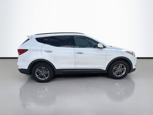 Used 2017 Hyundai Santa Fe Sport image 2