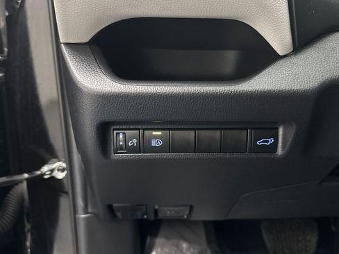 Certified 2022 Toyota RAV4 XLE w/ Convenience Package image 28