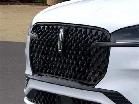 New 2026 Lincoln Aviator Premiere w/ Jet Appearance Package image 17