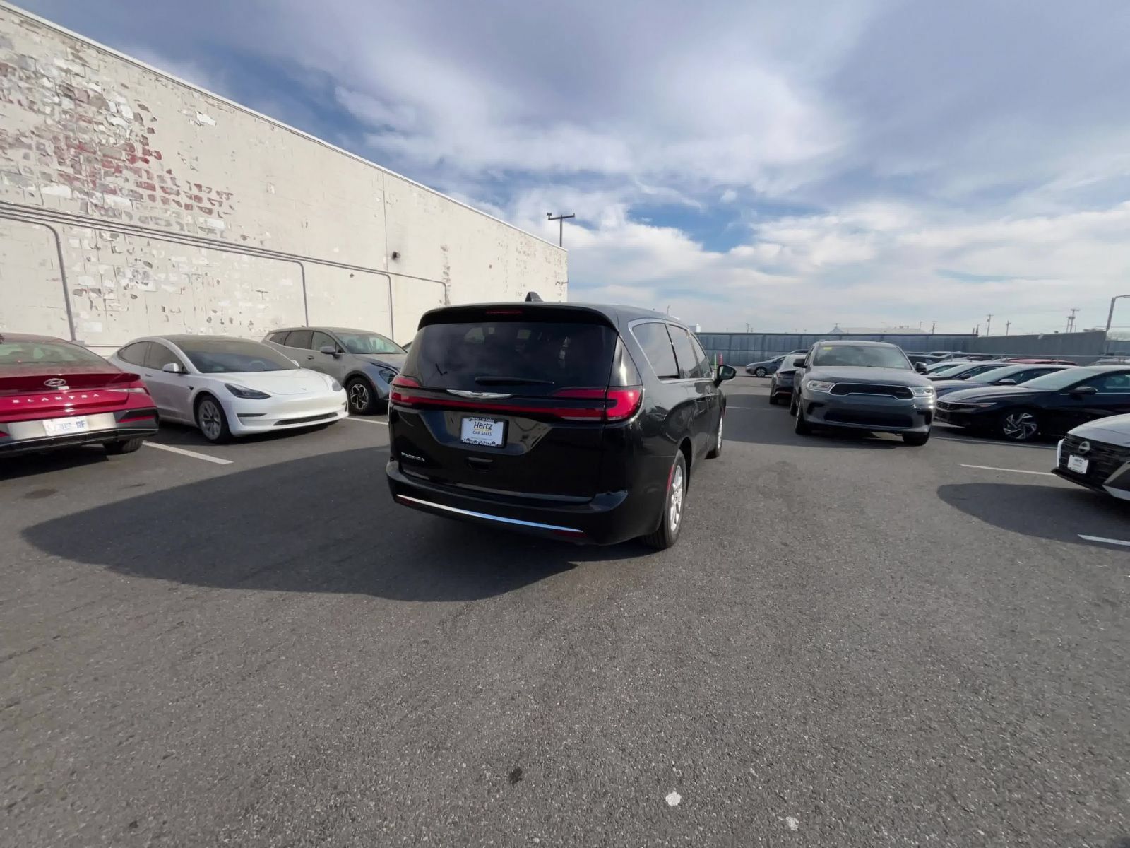 Used 2025 Chrysler Pacifica Select FWD image 14