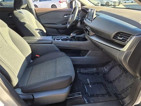 Used 2023 Nissan Rogue SV image 21