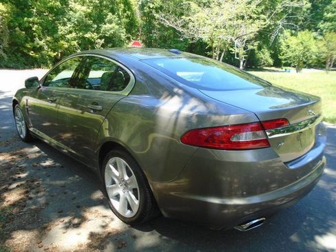 Used 2009 Jaguar XF Luxury RWD image 7