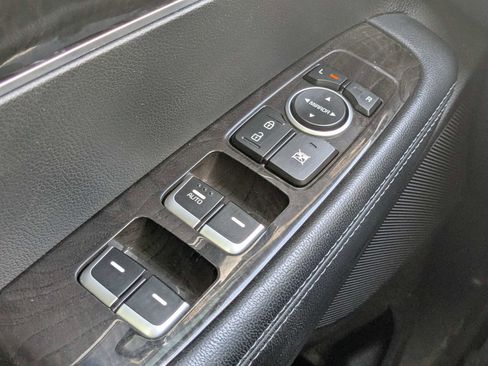 Used 2018 Kia Sorento FWD image 31