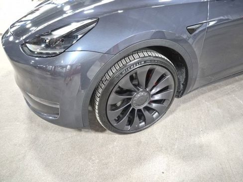 Used 2022 Tesla Model Y Performance image 4