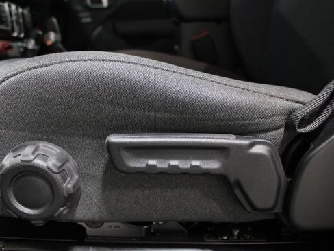 Used 2025 Jeep Wrangler Unlimited Rubicon image 19