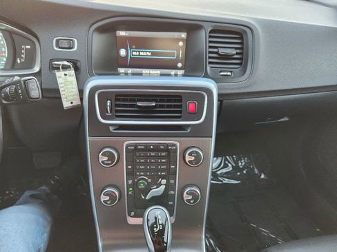 Used 2015 Volvo V60 T5 Premier FWD image 15