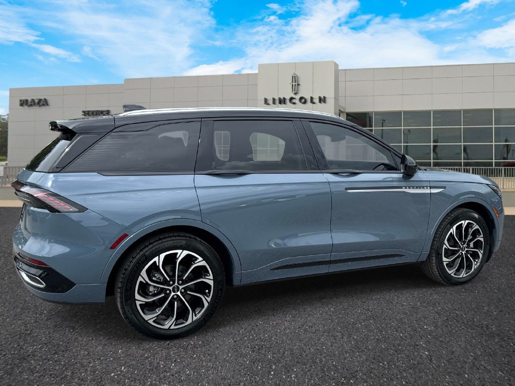 New 2026 Lincoln Nautilus Reserve AWD/4WD image 3