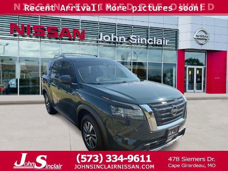 Certified 2023 Nissan Pathfinder SL image 1