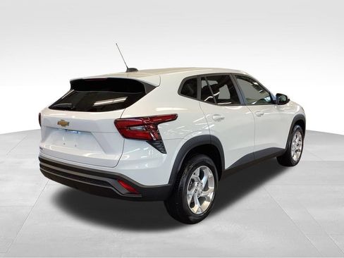 Used 2024 Chevrolet Trax LS w/ LS Convenience Package FWD image 27