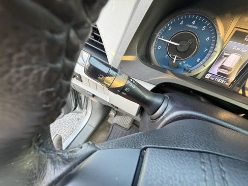 Used 2018 Toyota Sienna XLE FWD image 35