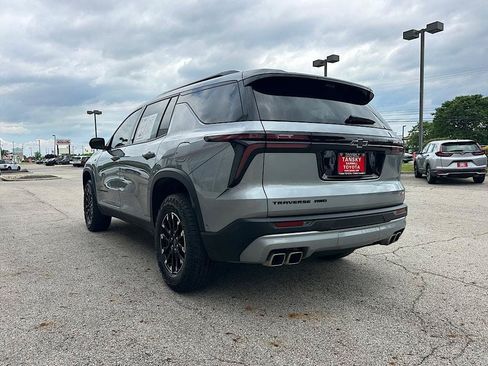 Used 2024 Chevrolet Traverse Z71 w/ Enhanced Driving Package AWD/4WD image 3