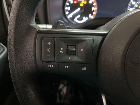 Used 2023 Nissan Rogue S AWD/4WD image 19