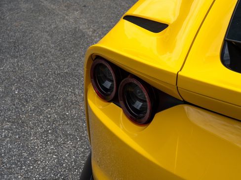Used 2019 Ferrari 812 Superfast RWD image 18