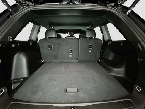 New 2025 Jeep Grand Cherokee Altitude image 30