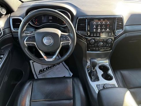 Certified 2019 Jeep Grand Cherokee Limited w/ Luxury Group II image 18