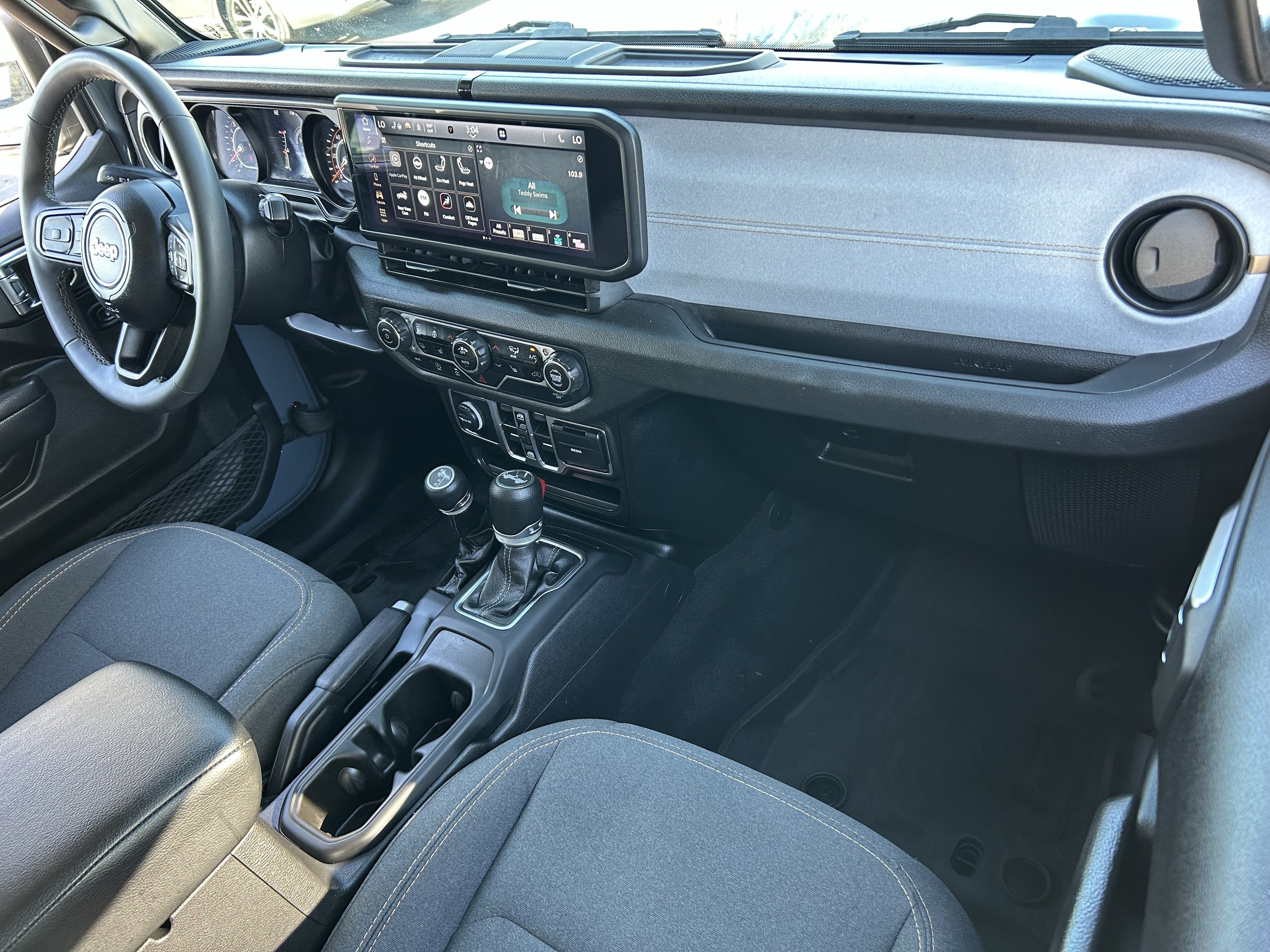 Used 2025 Jeep Wrangler Unlimited Sport AWD/4WD image 10