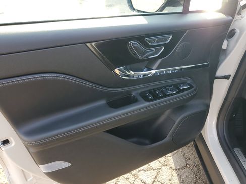 Certified 2024 Lincoln Corsair AWD w/ Equipment Group 101A image 10