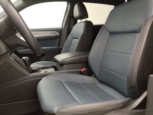 Used 2021 Volkswagen Atlas Cross Sport SEL image 17