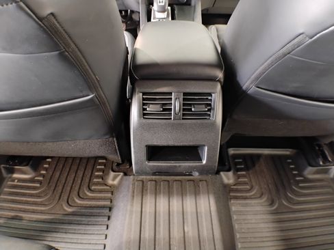 Used 2023 Mitsubishi Outlander SE image 12