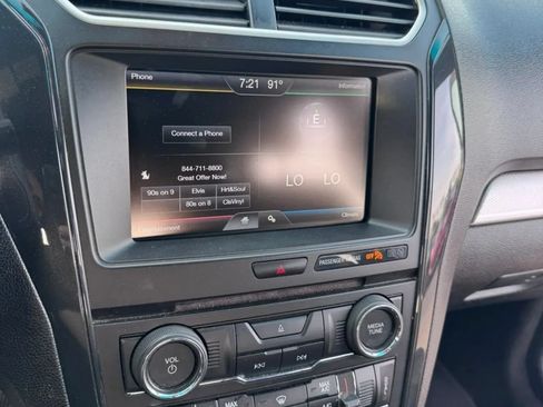 Used 2016 Ford Explorer XLT w/ Equipment Group 201A AWD/4WD image 21