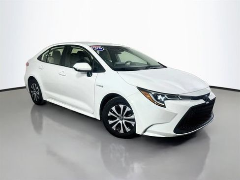 Used 2020 Toyota Corolla LE FWD image 2